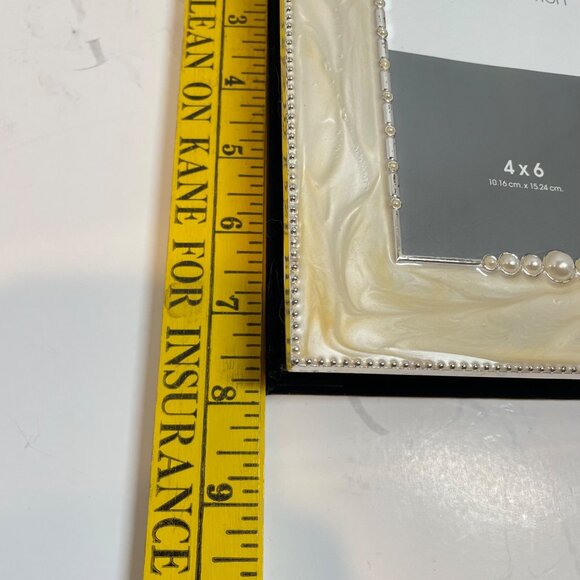 JCPenney Home Collection Pearl & Silver 4x6 Photo Album With Frame Cover - Picture 7 of 9
